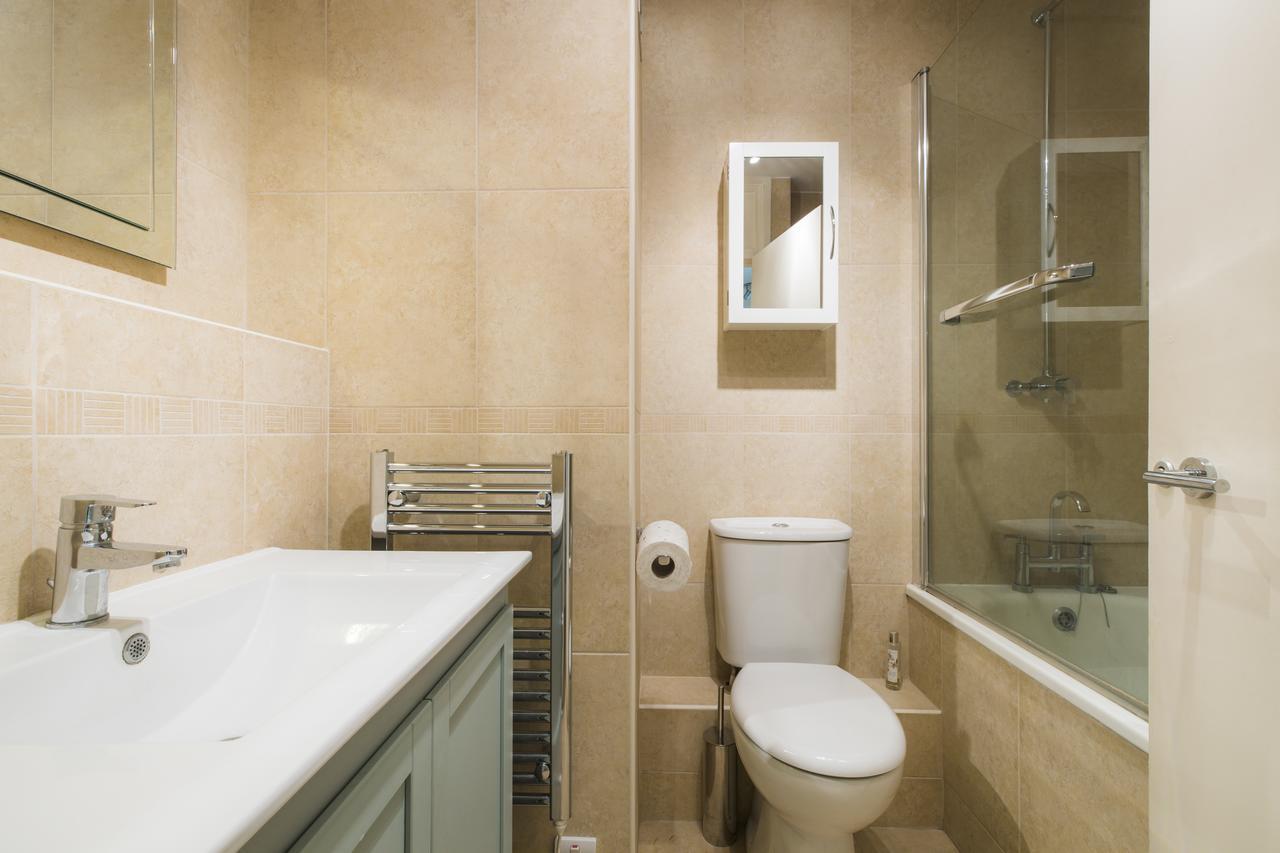 דירות לונדון Sublime Flat With Thames View מראה חיצוני תמונה