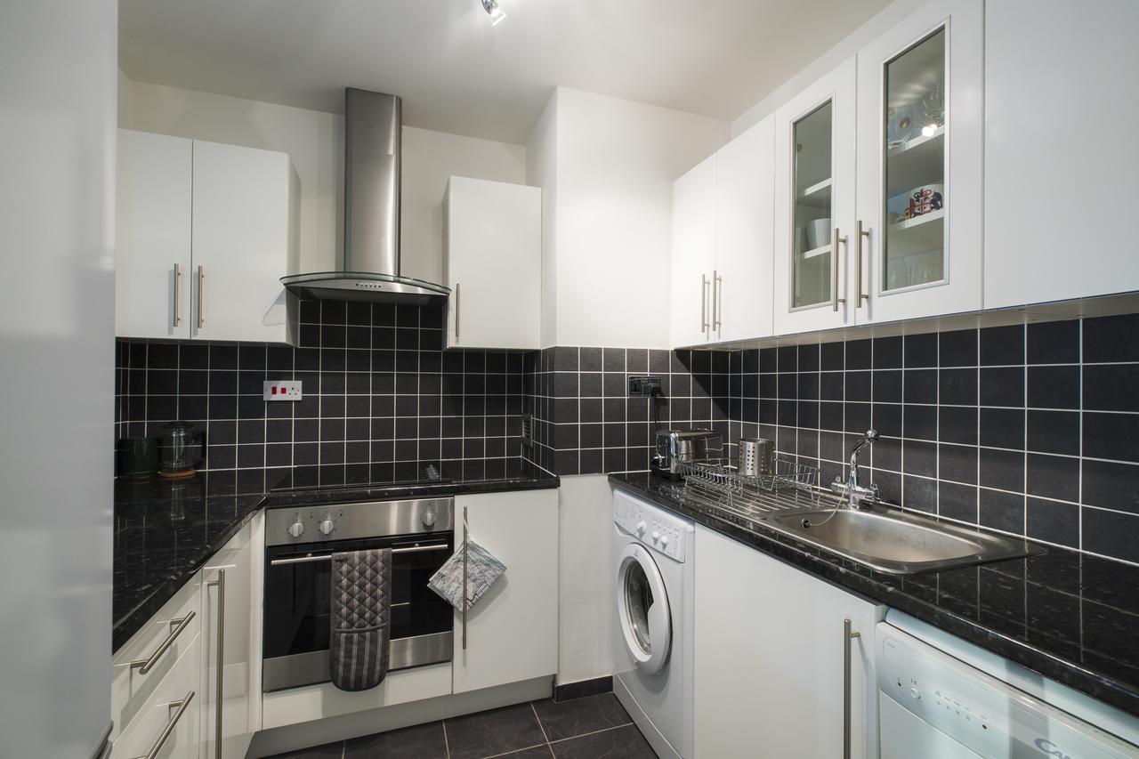 דירות לונדון Sublime Flat With Thames View מראה חיצוני תמונה